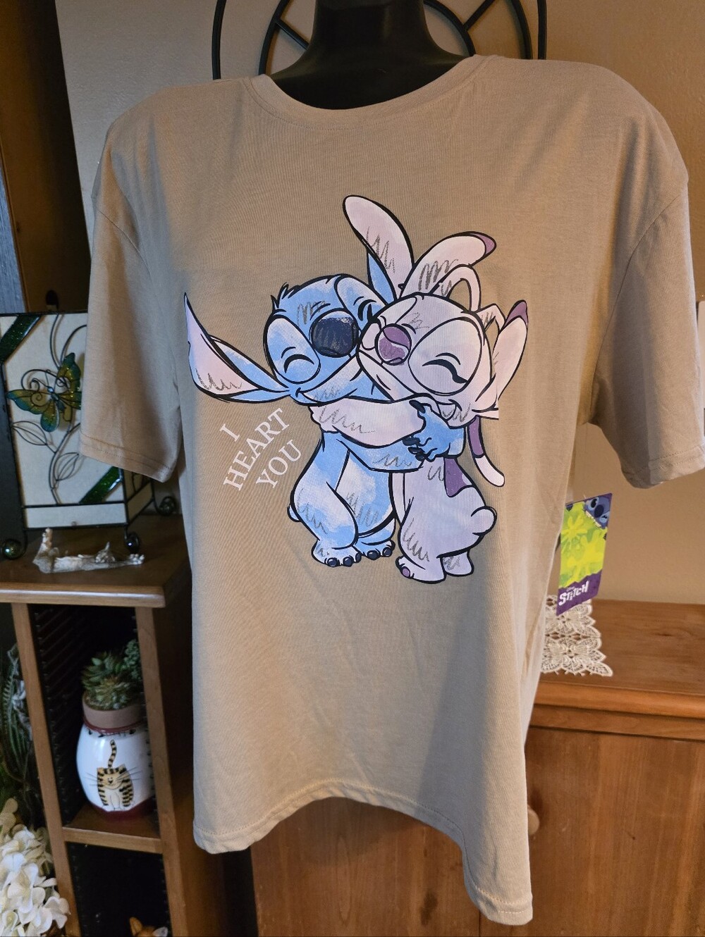🆕️ Lilo & Stitch 'I Heart You' Hug Beige Graphic Tee Size XL
